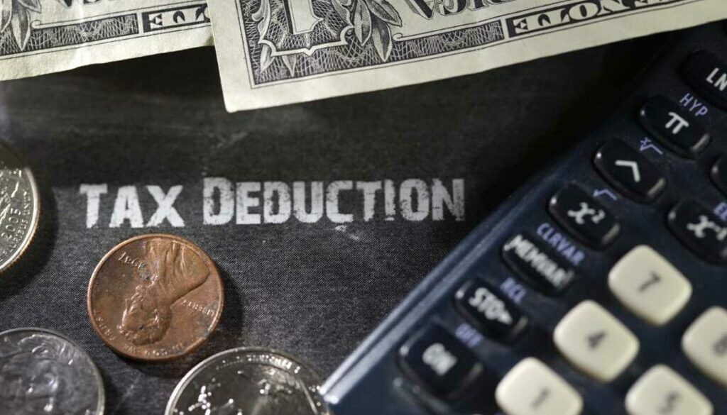 Exploring the Difference Between Tax Deductions and Tax Credits