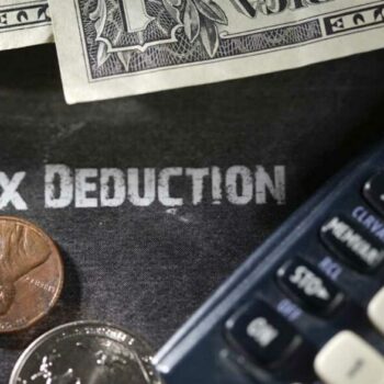 Exploring the Difference Between Tax Deductions and Tax Credits