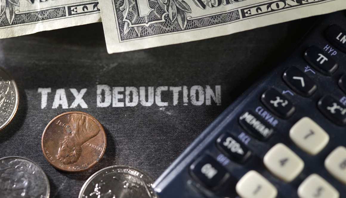 Exploring the Difference Between Tax Deductions and Tax Credits