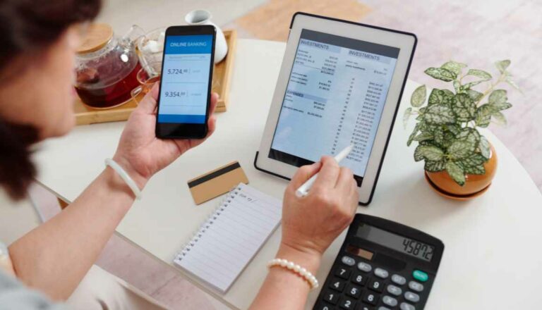 Ways to Reduce Your Tax Bill With Retirement Accounts