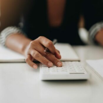 What’s the Difference Between a Bookkeeper and a CPA?