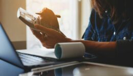 Understanding the Differences Between Payroll and Income Tax